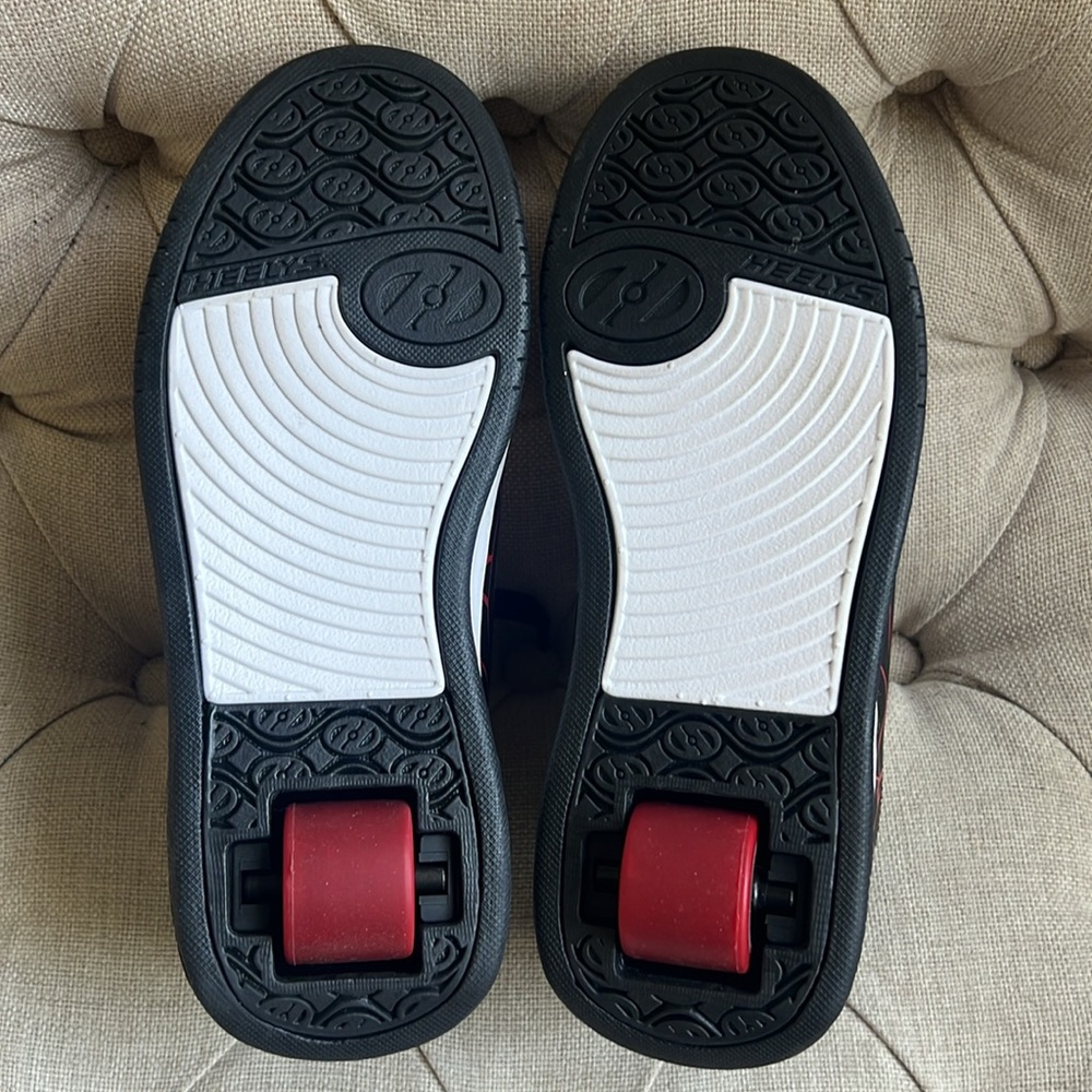 NWOT Marvel Split Spiderman Youth Heelys - Picture 5 of 10